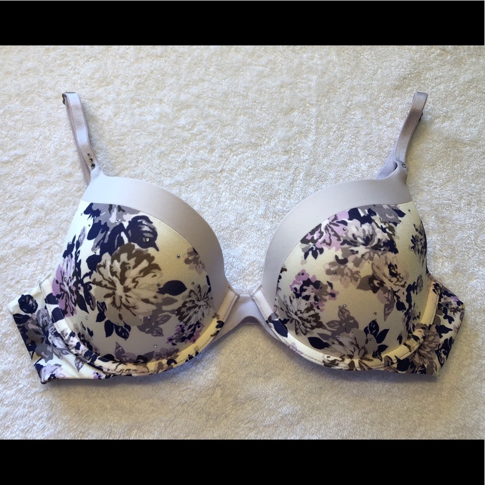 Victoria’s Secret Biofit Bra. NWOT. 34C